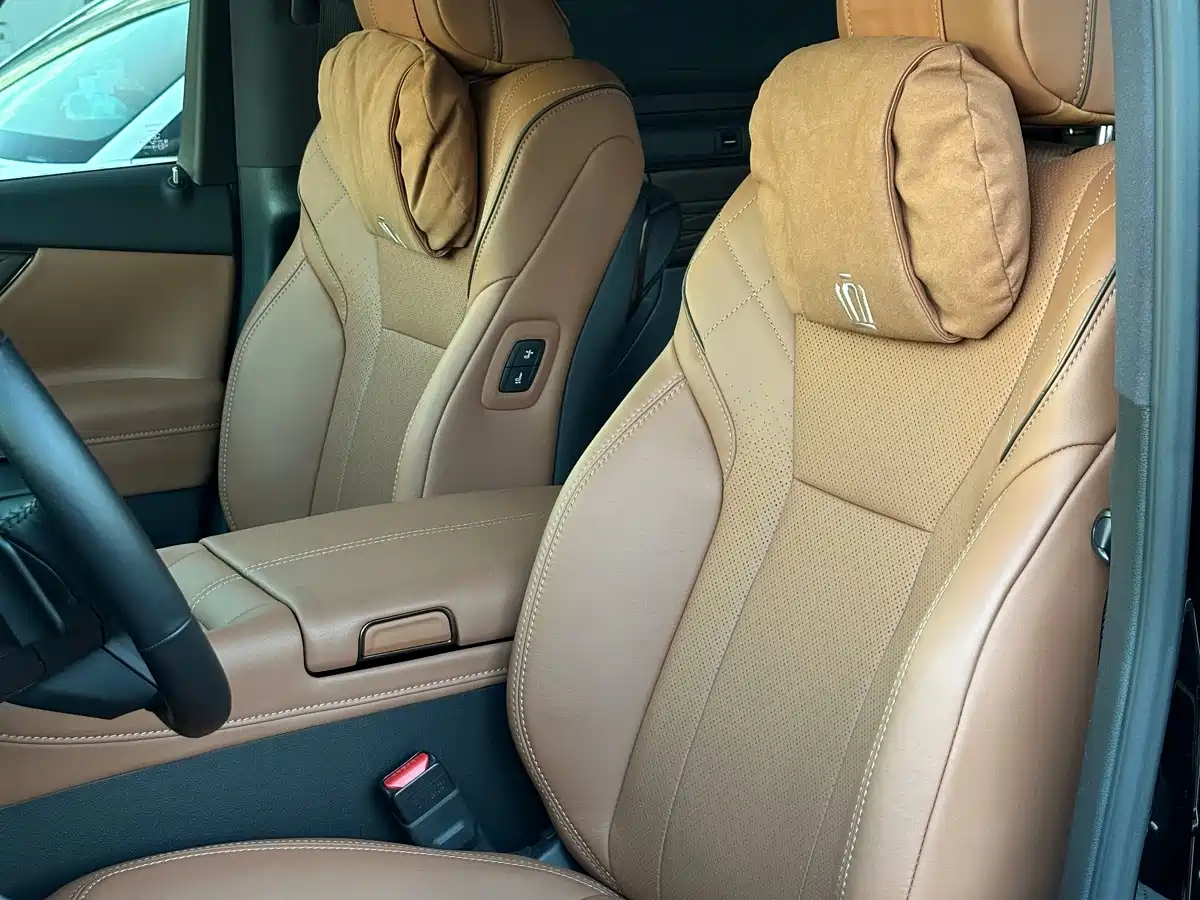Фото 10 - Toyota Vellfire