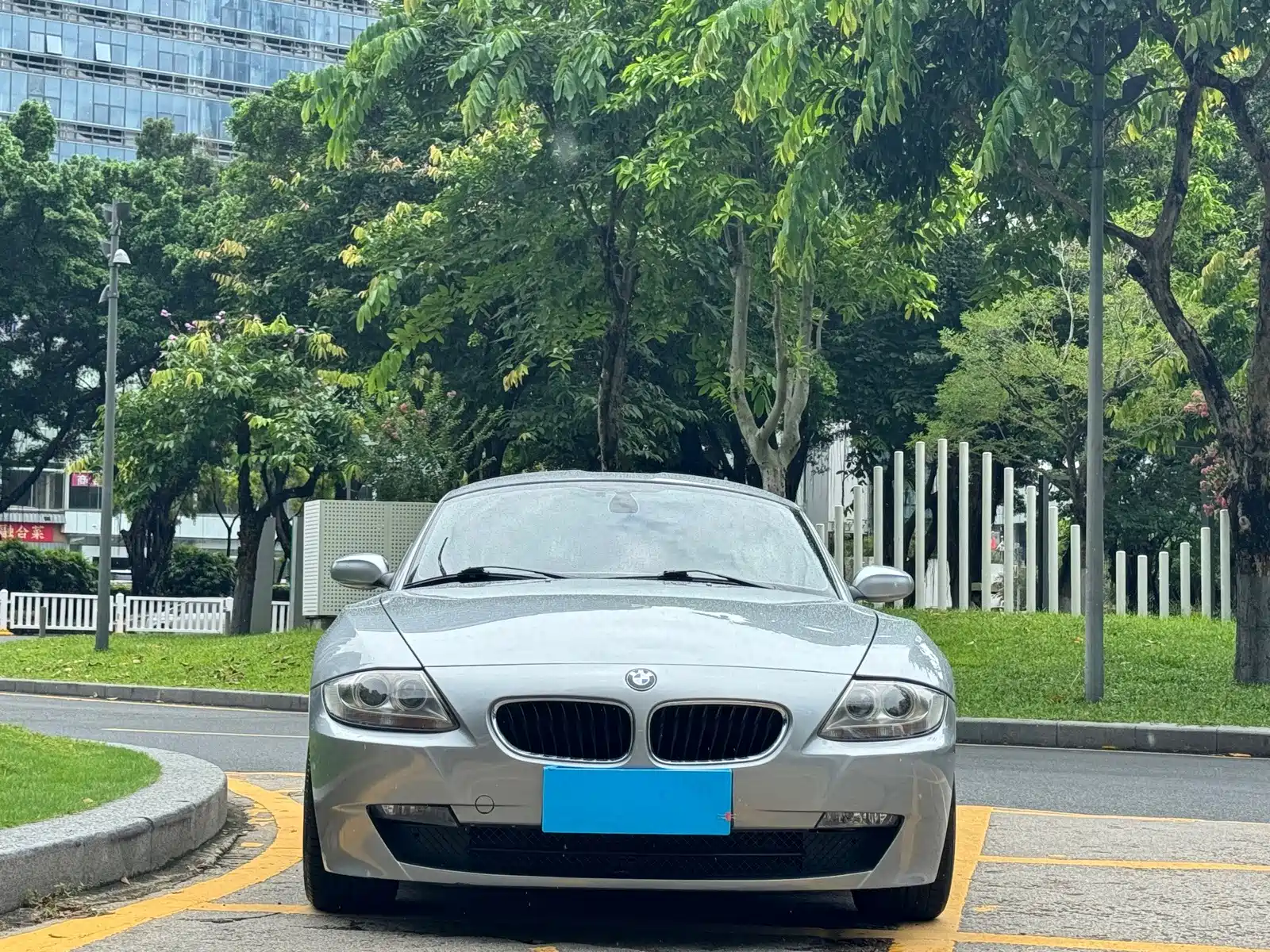 Photo 2 - BMW Z4