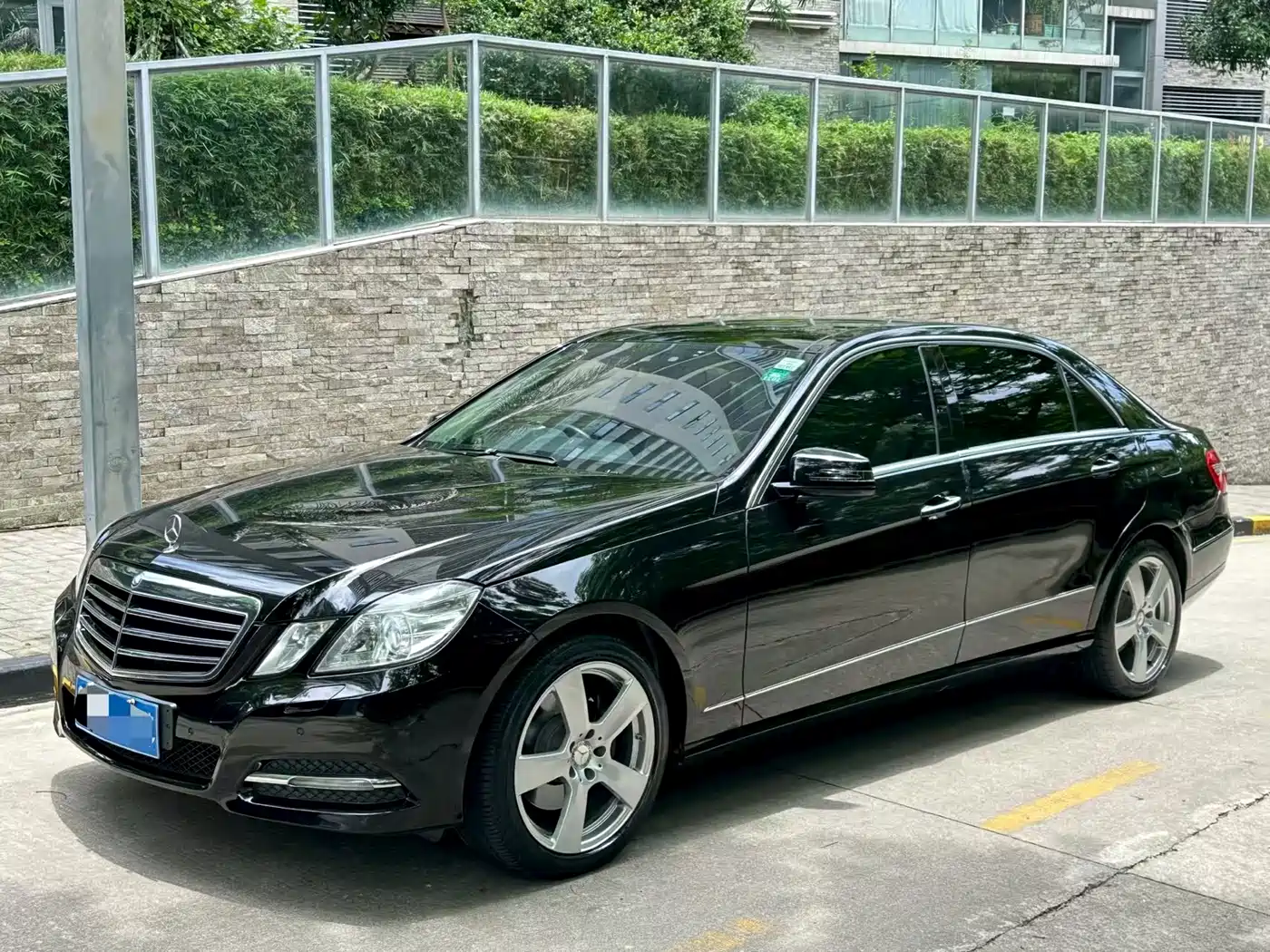Mercedes-Benz E-Class 2013 E 300 L Fashion