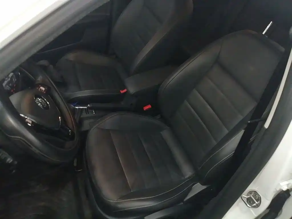 Volkswagen Lavida Tour 2017 230TSI DSG Comfort Edition фото 15