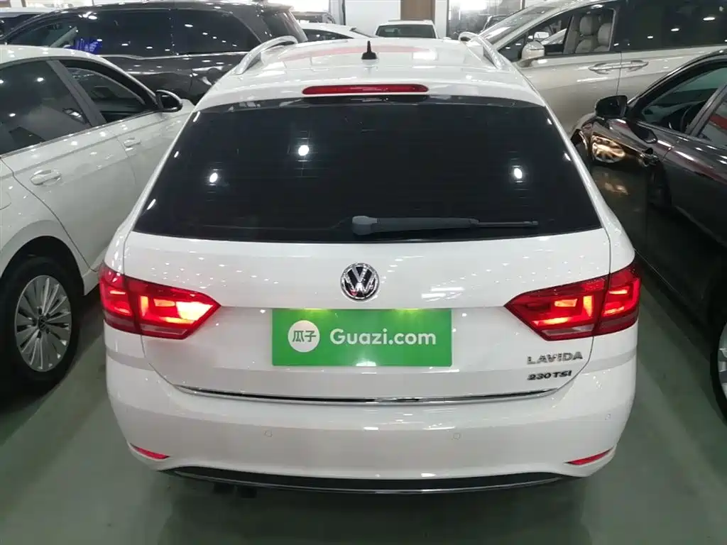 Volkswagen Lavida Tour 2017 230TSI DSG Comfort Edition фото 6