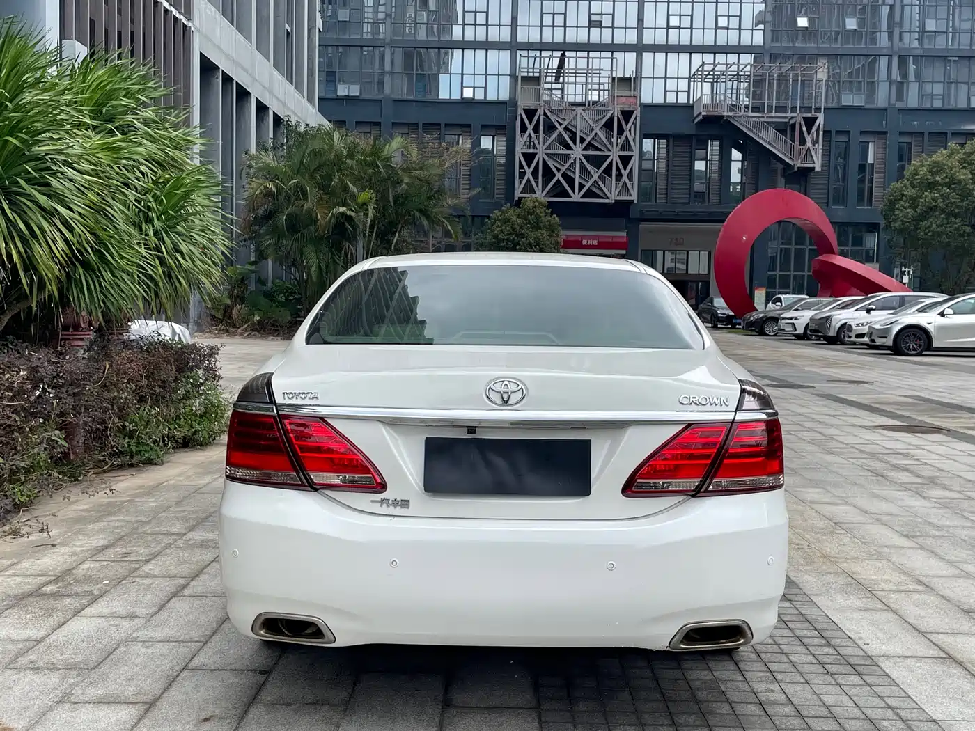 Toyota Crown 2012 2.5L Royal Leather Edition фото 4