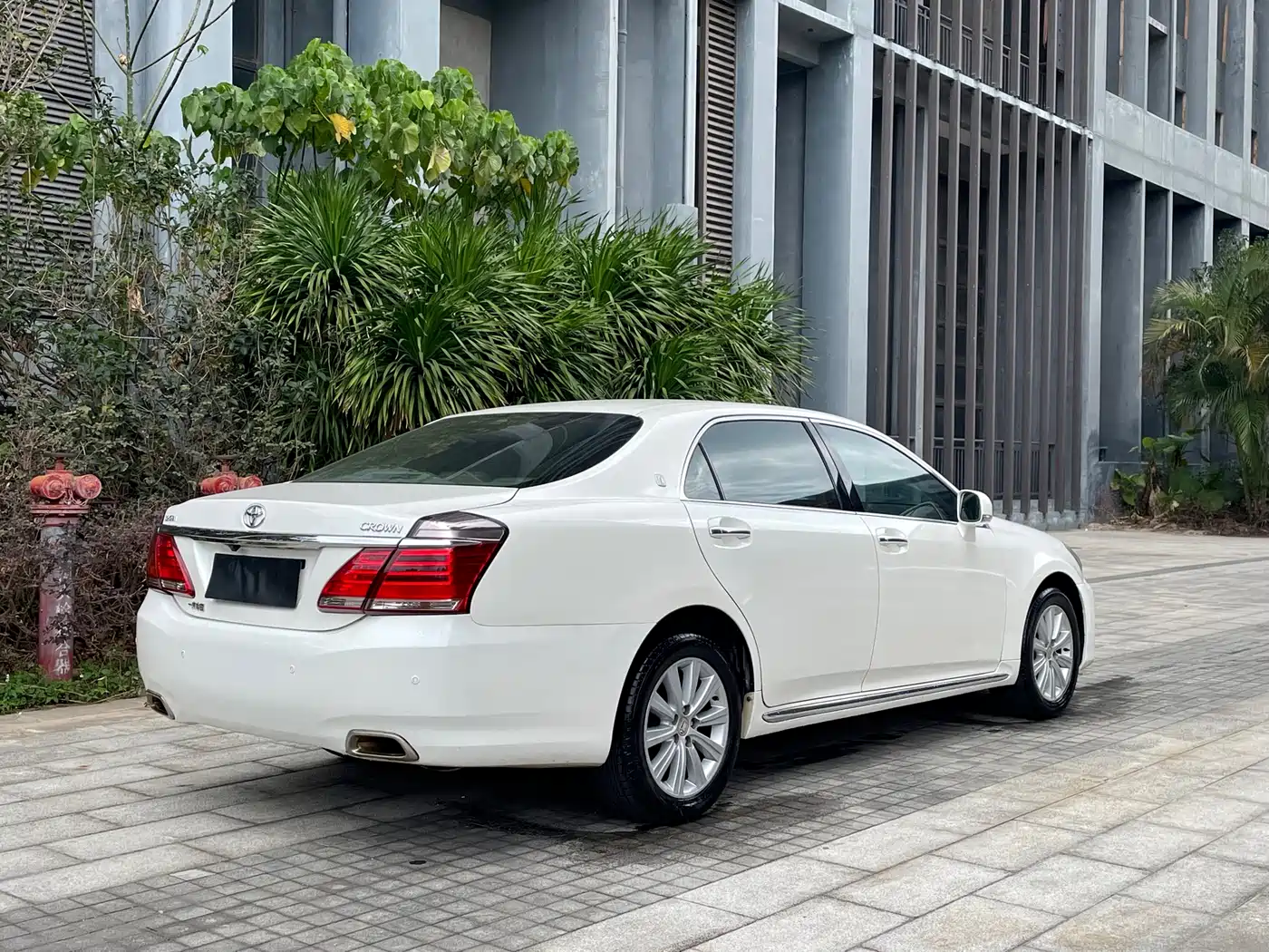 Toyota Crown 2012 2.5L Royal Leather Edition фото 5