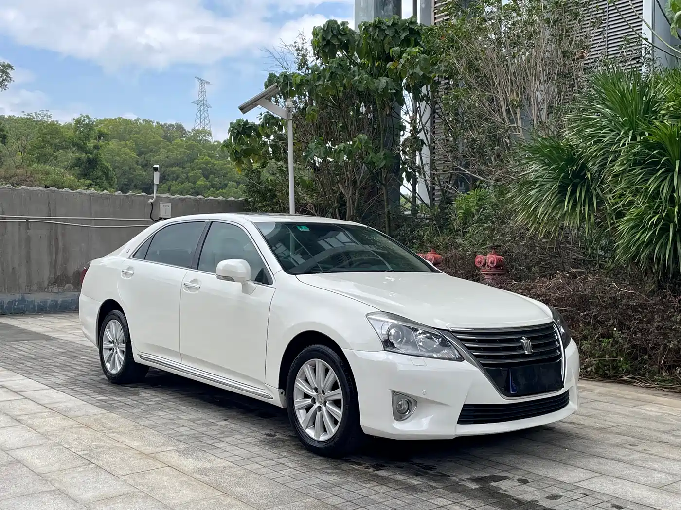 Toyota Crown 2012 2.5L Royal Leather Edition фото 3