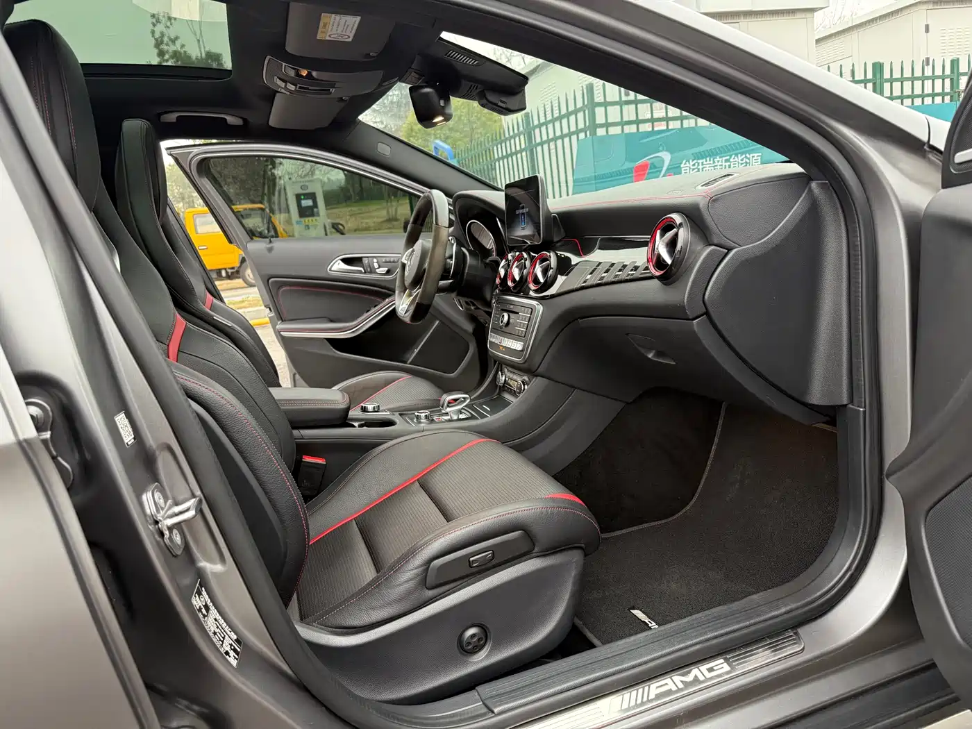 Mercedes-Benz GLA AMG 2017 AMG GLA 45 4MATIC фото 12