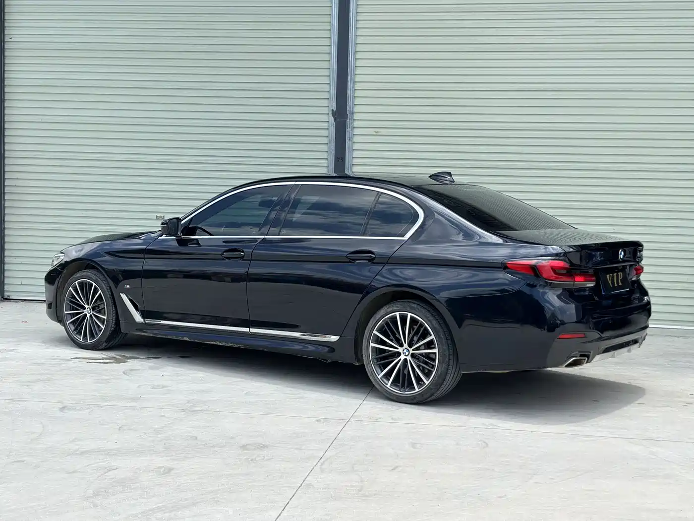 BMW 5 Series 2023 530Li Leading M Sport Package фото 7