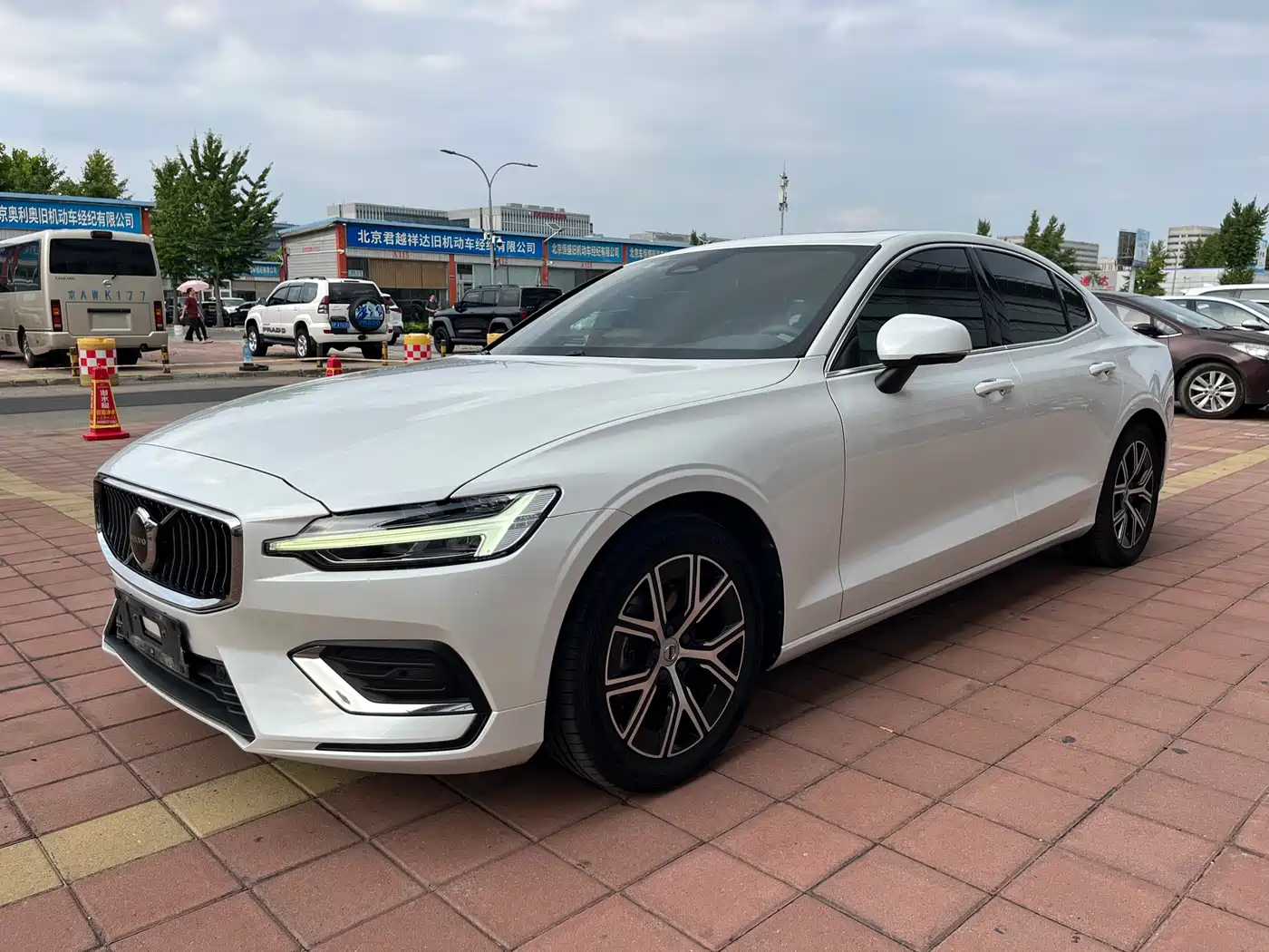 Volvo S60 2023 2023 B4 Smart Comfort Luxury Edition