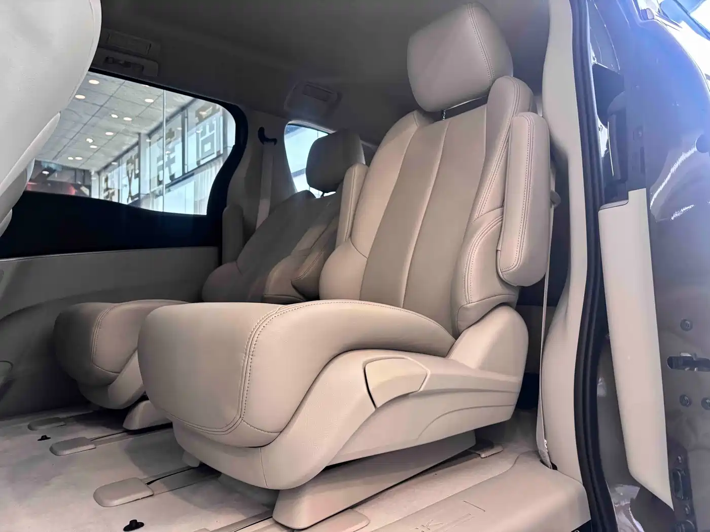 Buick GL8 2023 Model Land Business Class Comfort фото 10