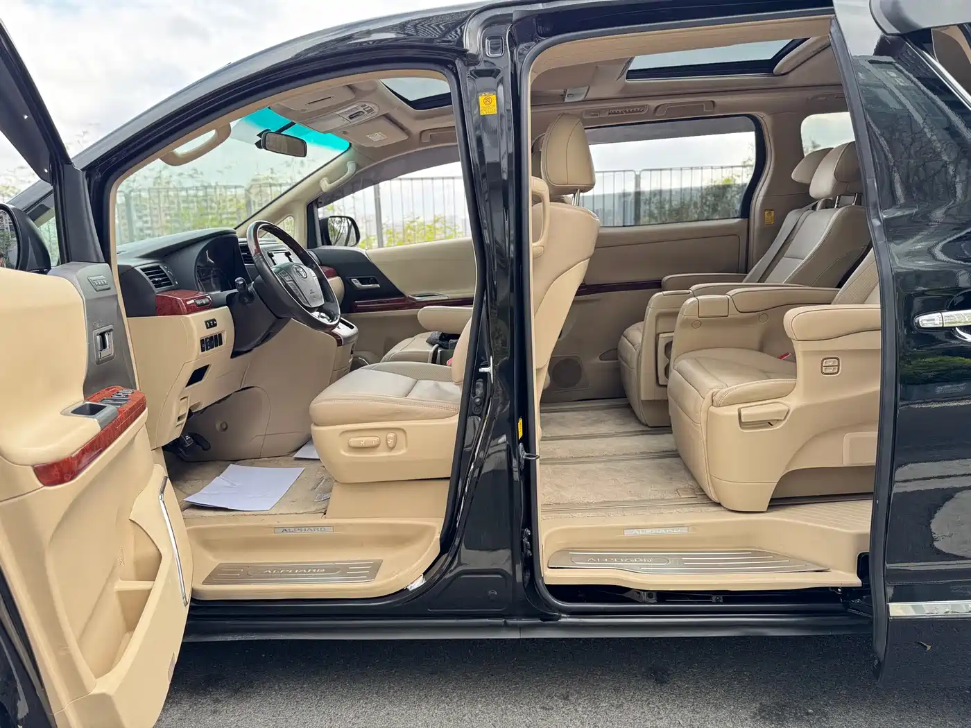 Toyota Alphard 2011 3.5L Luxury Edition фото 12