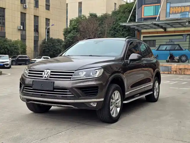VOLKSWAGEN TOUAREG