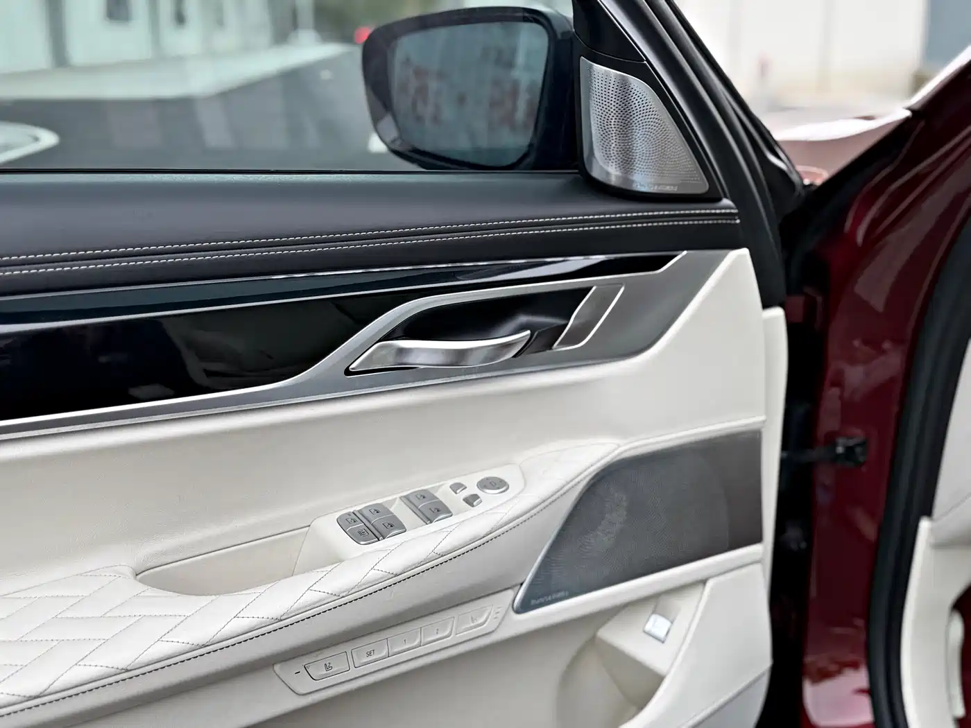 BMW 7 Series 2019 740Li xDrive Executive M Sport Package фото 6