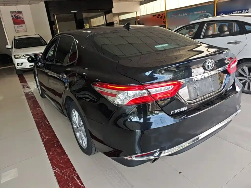 Photo 5 - Toyota Camry