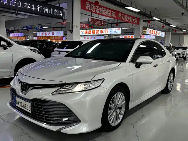TOYOTA CAMRY