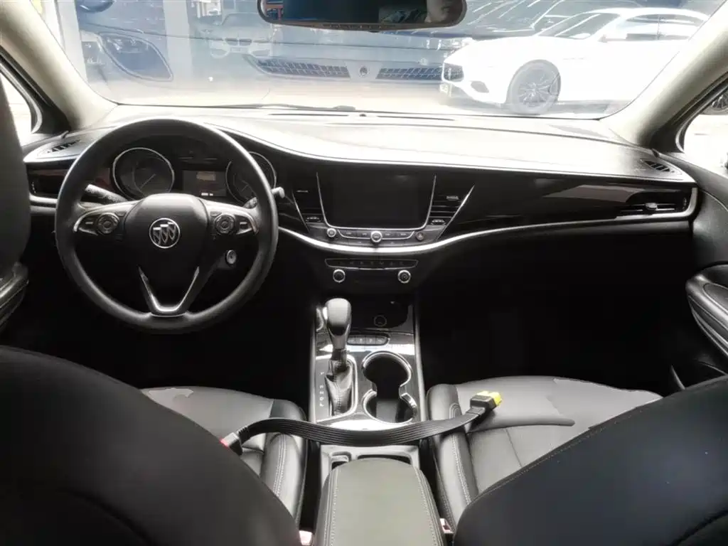 Buick Verano 2015 Sedan 20T Dual-clutch Leading фото 10