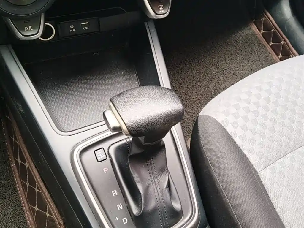 KIA K2