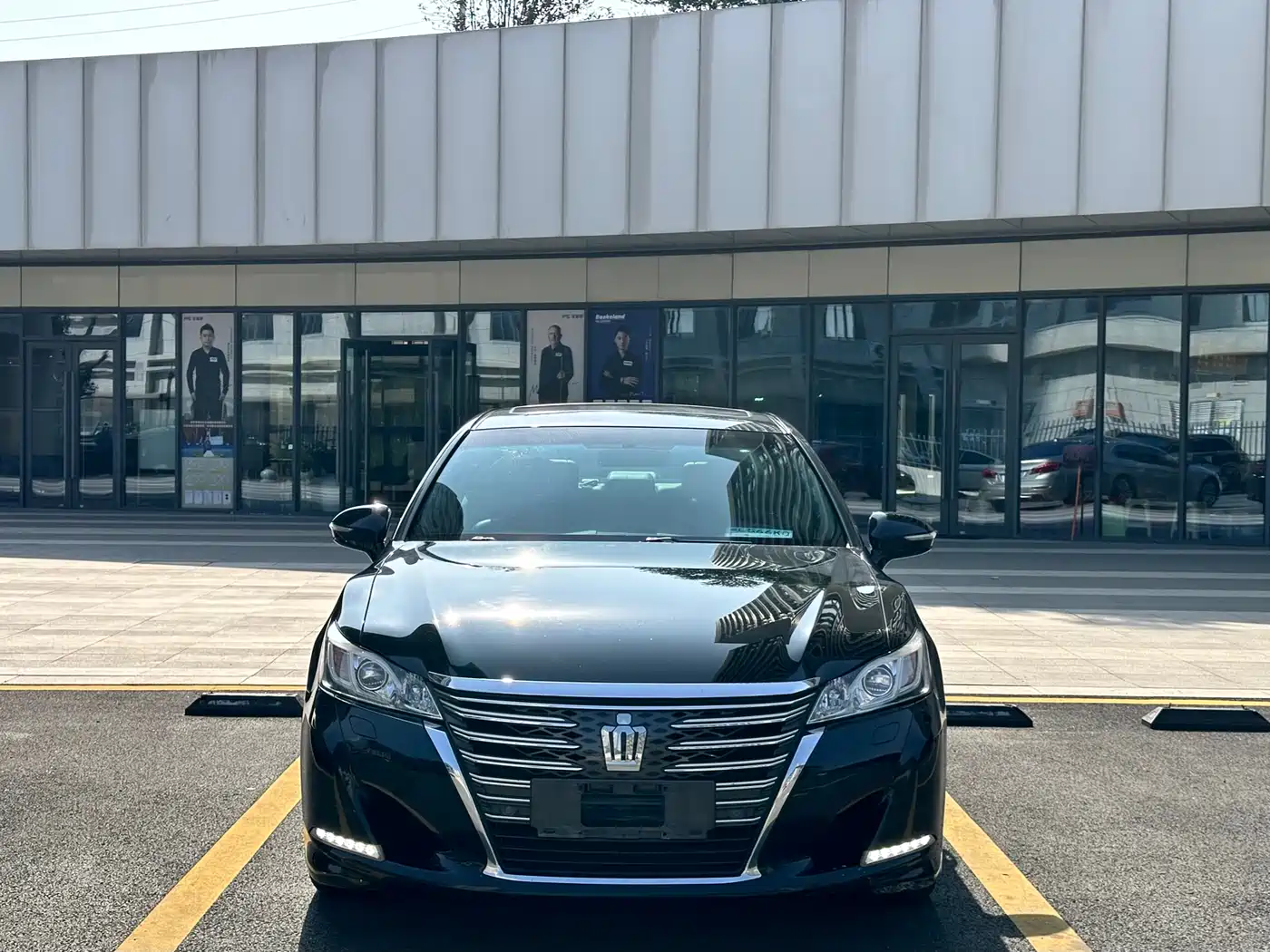 Toyota Crown 2015 2.0T Fashion фото 2