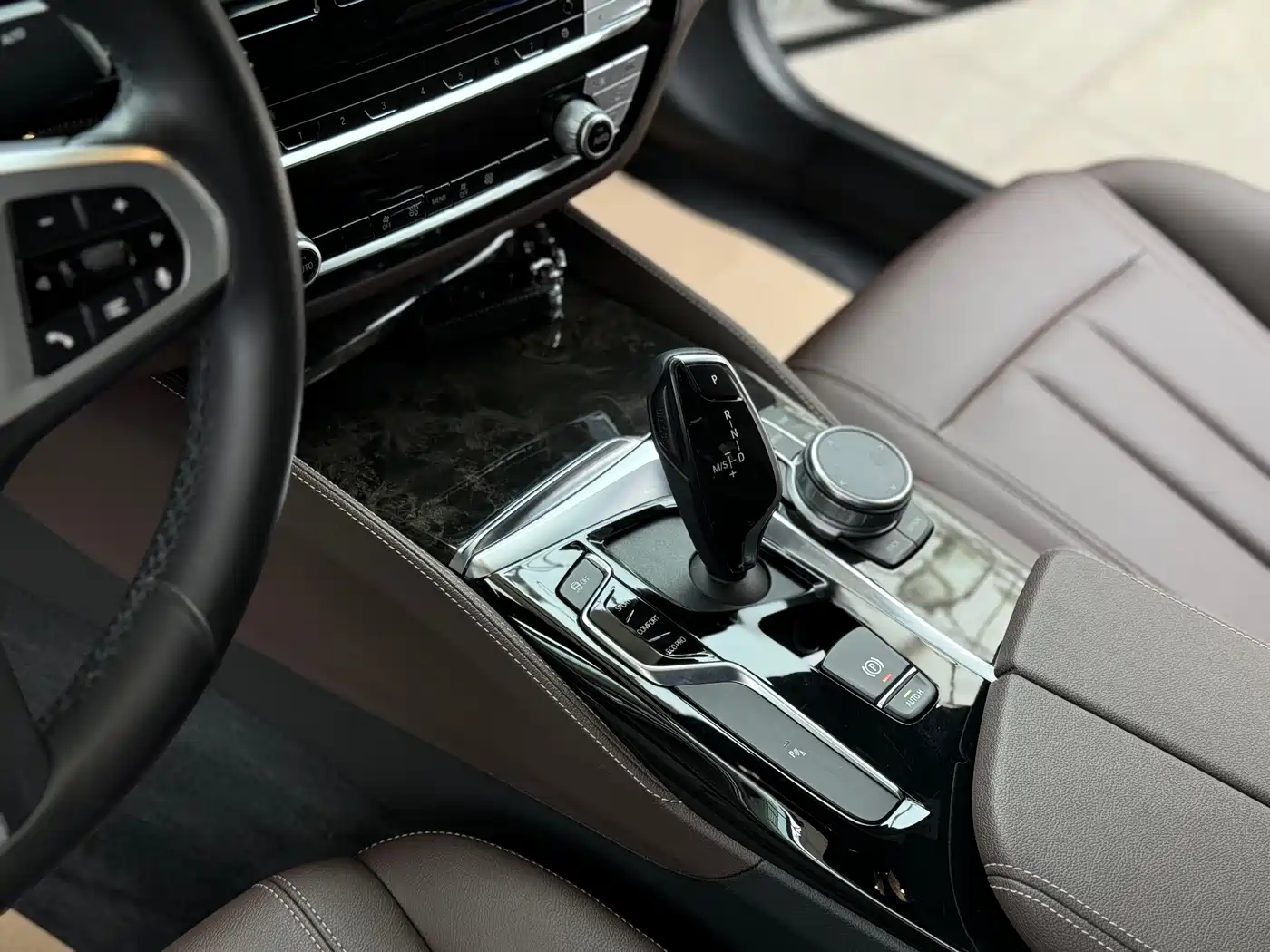 BMW 5 Series 2020 525Li M Sport Package фото 16