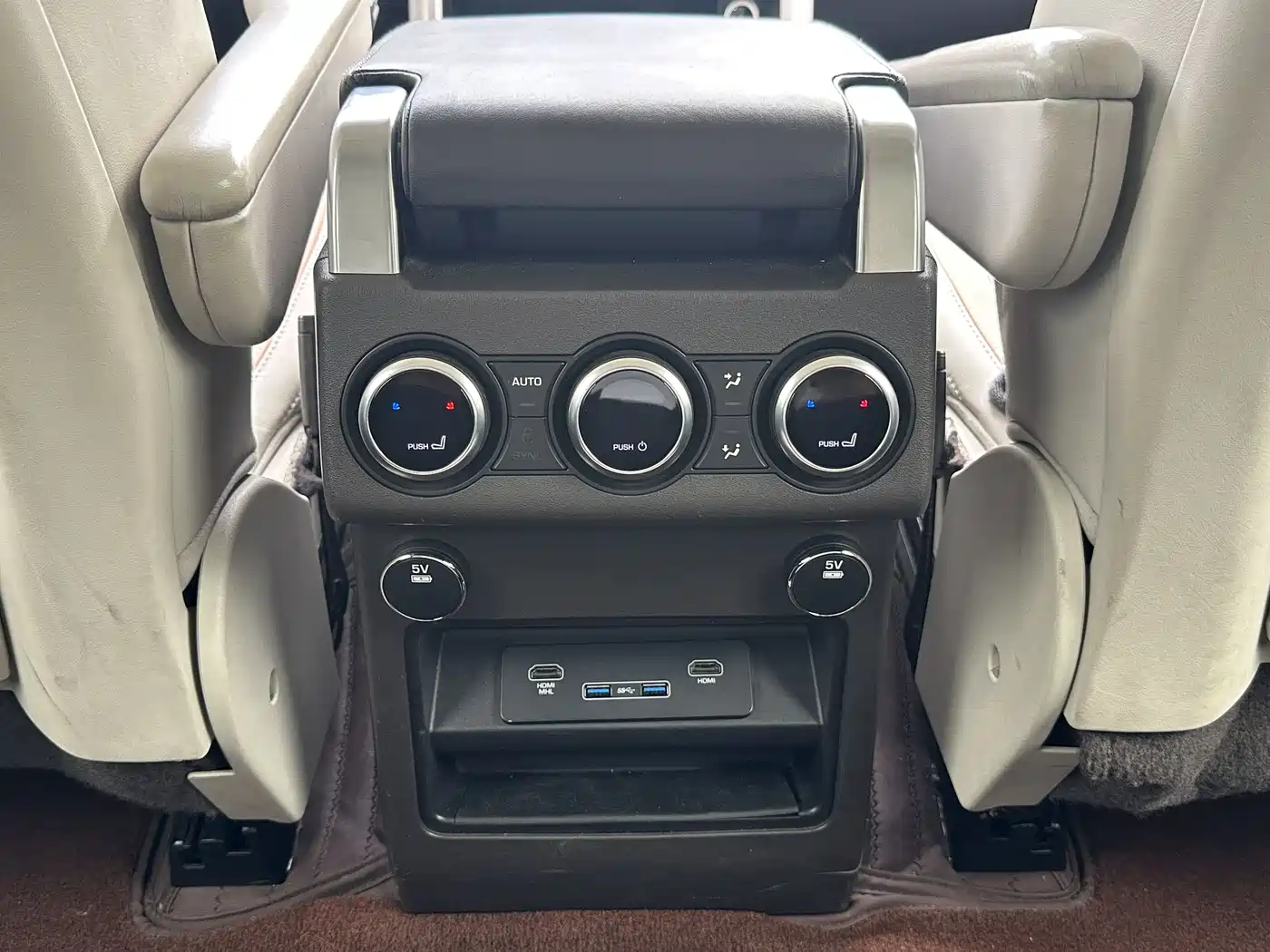 Land Rover Discovery 2017 3.0 SC V6 HSE LUXURY фото 17