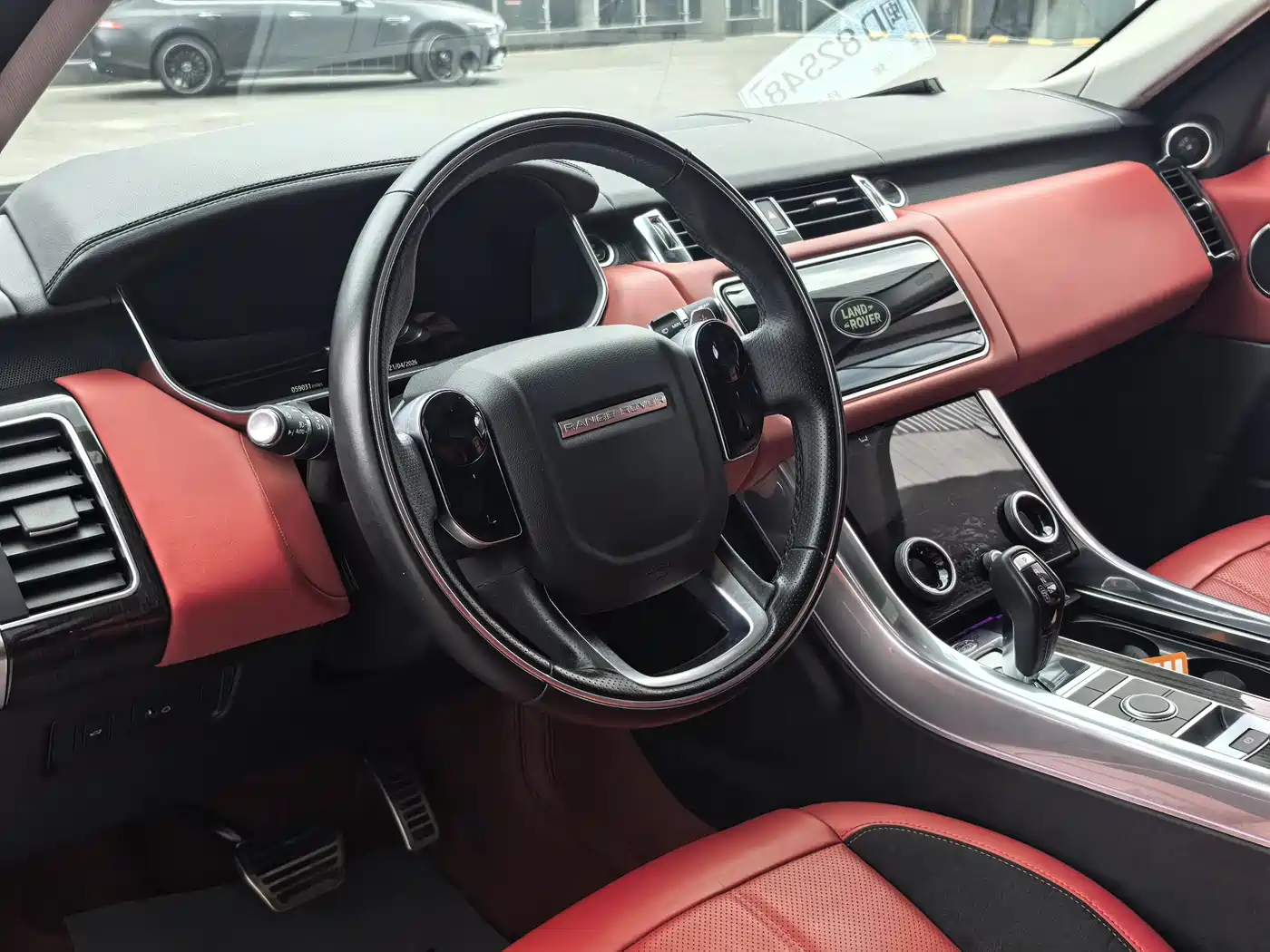 Land Rover Range Rover Sport 2022 3.0 L6 Gloss Black Edition фото 12