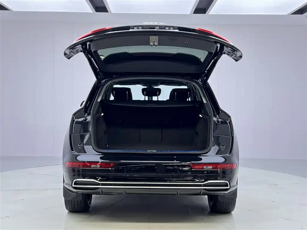 Audi Q5L 2020 Facelift 40 TFSI Honor Fashion фото 13