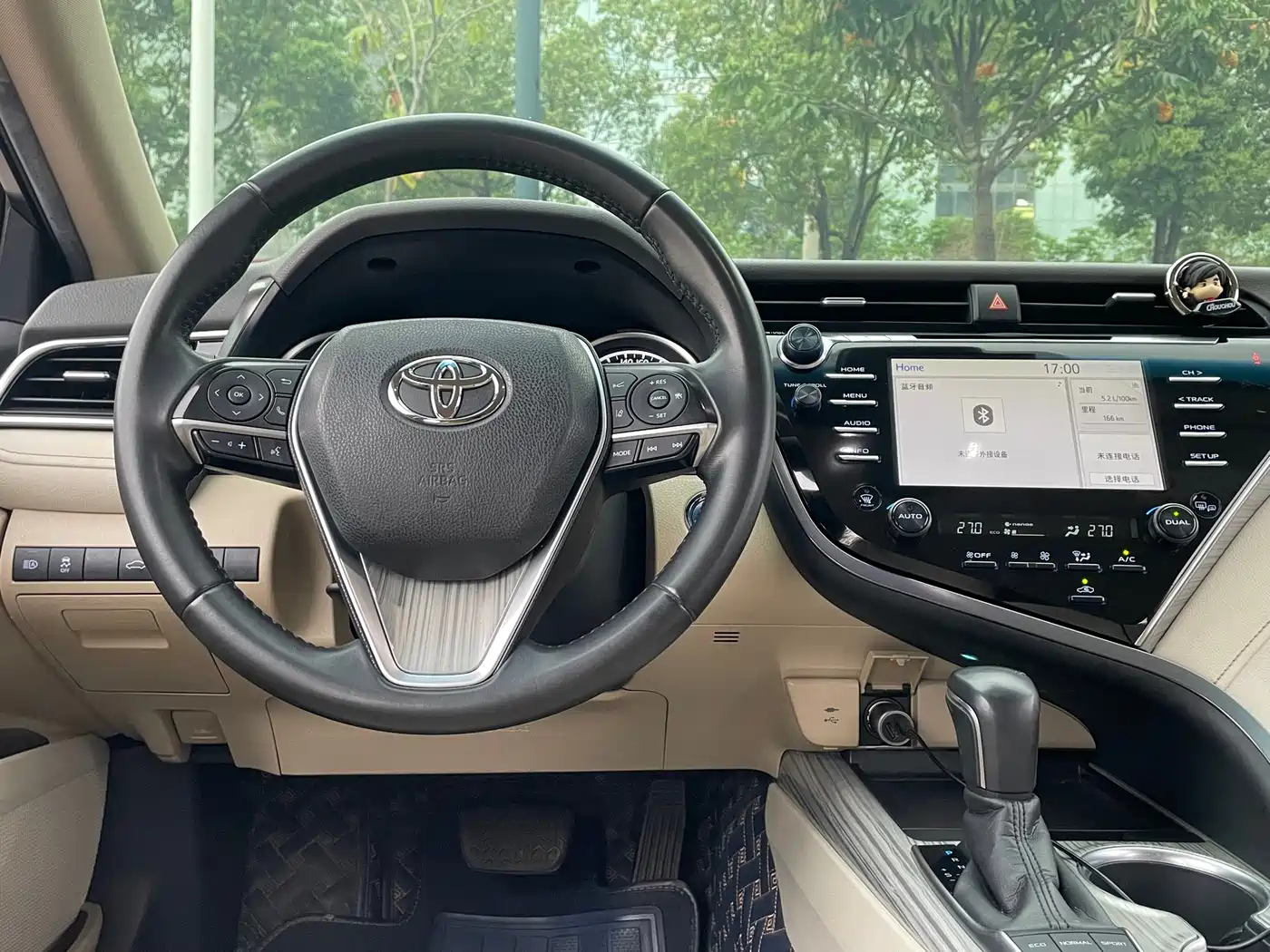 Toyota Camry 2018 Hybrid 2.5HG Luxury Edition фото 13