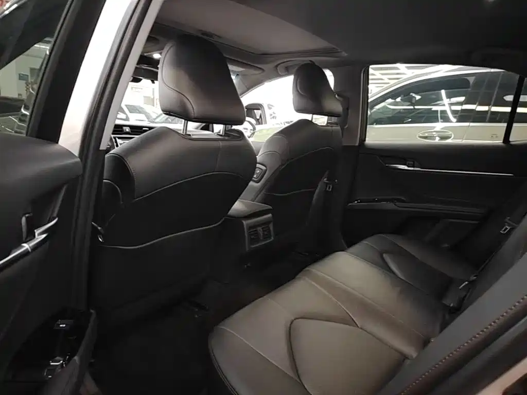 Toyota Camry 2018 2.0G Luxury Edition фото 17