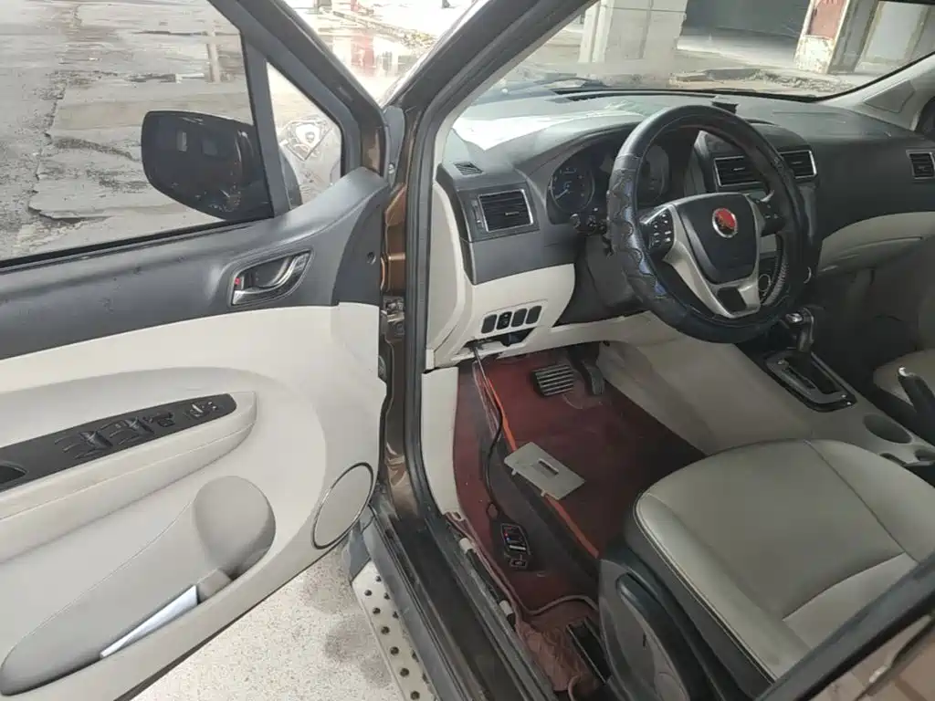 Dongfeng Fengxing Joyear XV 2016 2015 1.6L CVT Luxury
