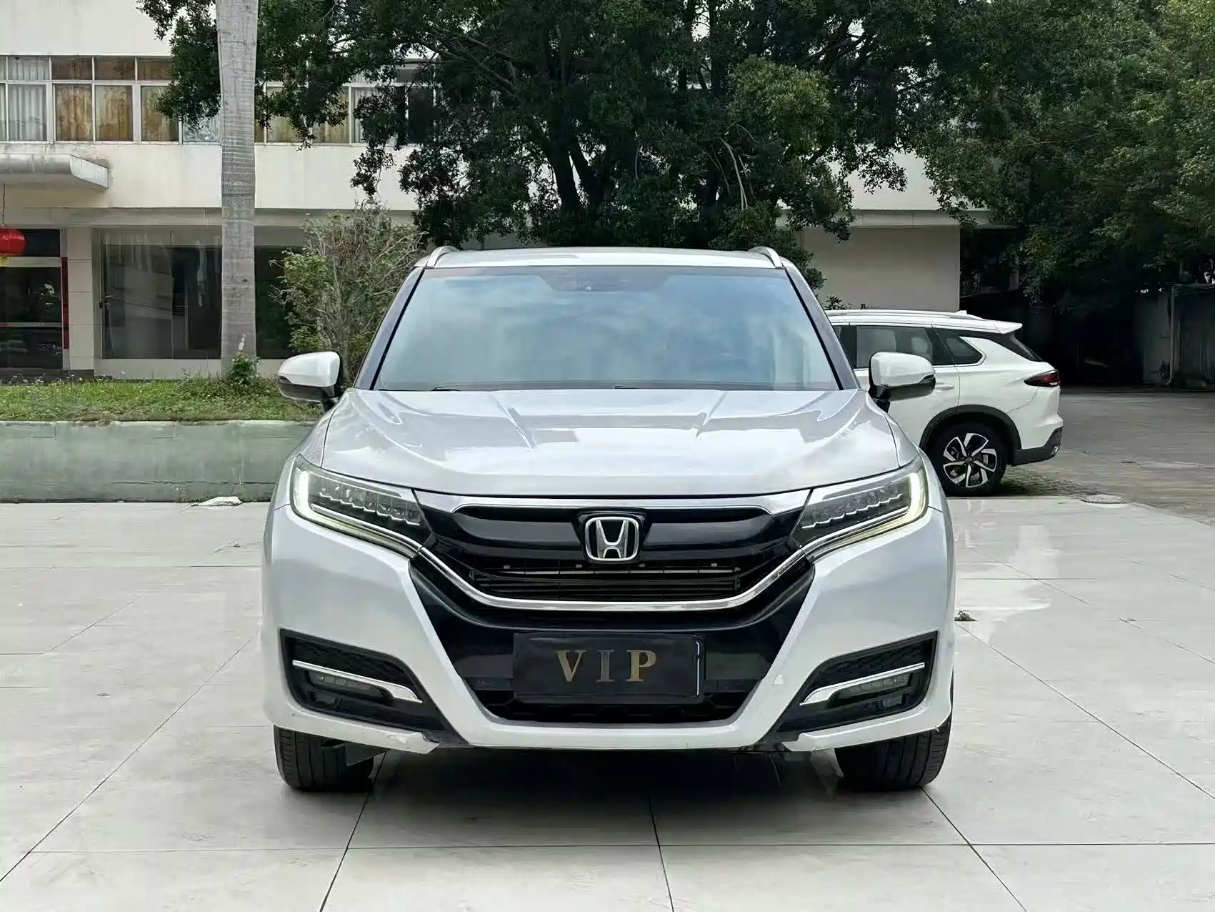 Фото 2 - Honda UR-V