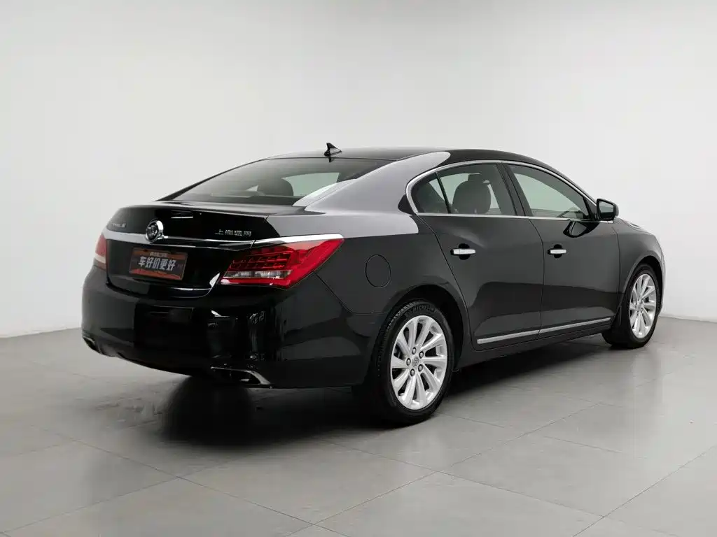 Фото 2 - Buick LaCrosse