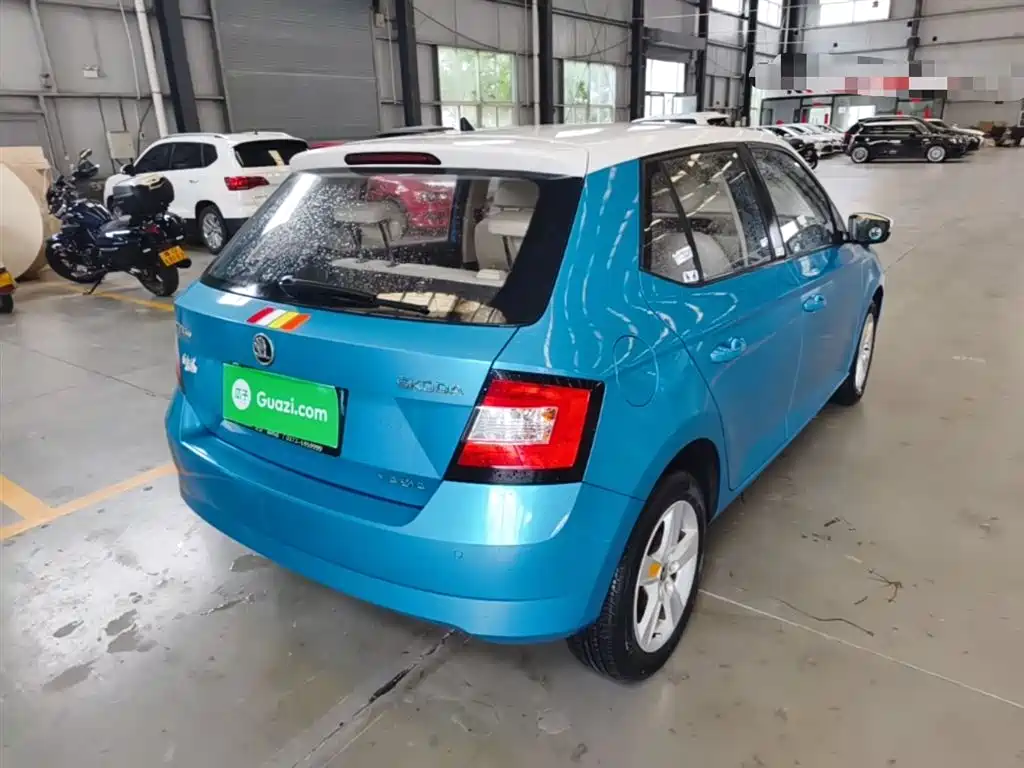 Škoda Fabia 2015 1.4L Automatic Pioneer Edition фото 7