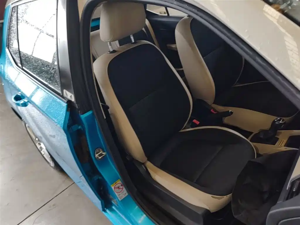 Škoda Fabia 2015 1.4L Automatic Pioneer Edition фото 25