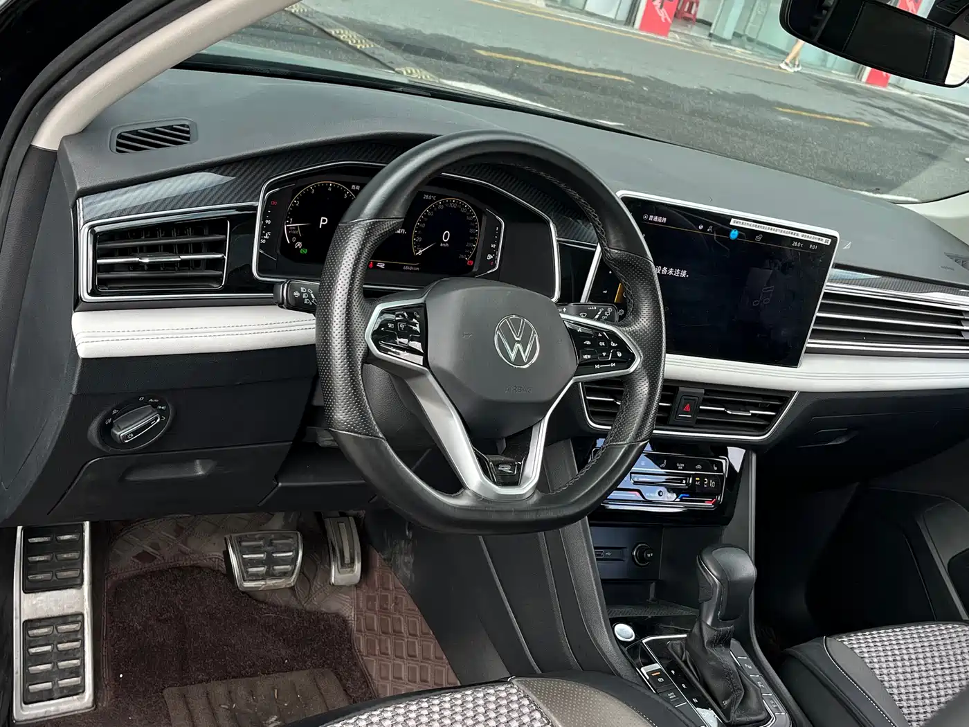 Volkswagen Tiguan L 2023 Facelift 330TSI Auto FWD R-Line Premium фото 11