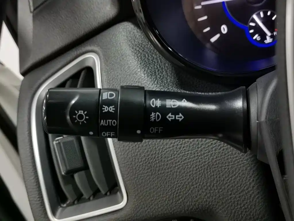 Jiangling Yuhu 7 2020 2020 Model 2.0T Diesel Manual 4WD Comfort Short Wheelbase China VI JX4D20A6L