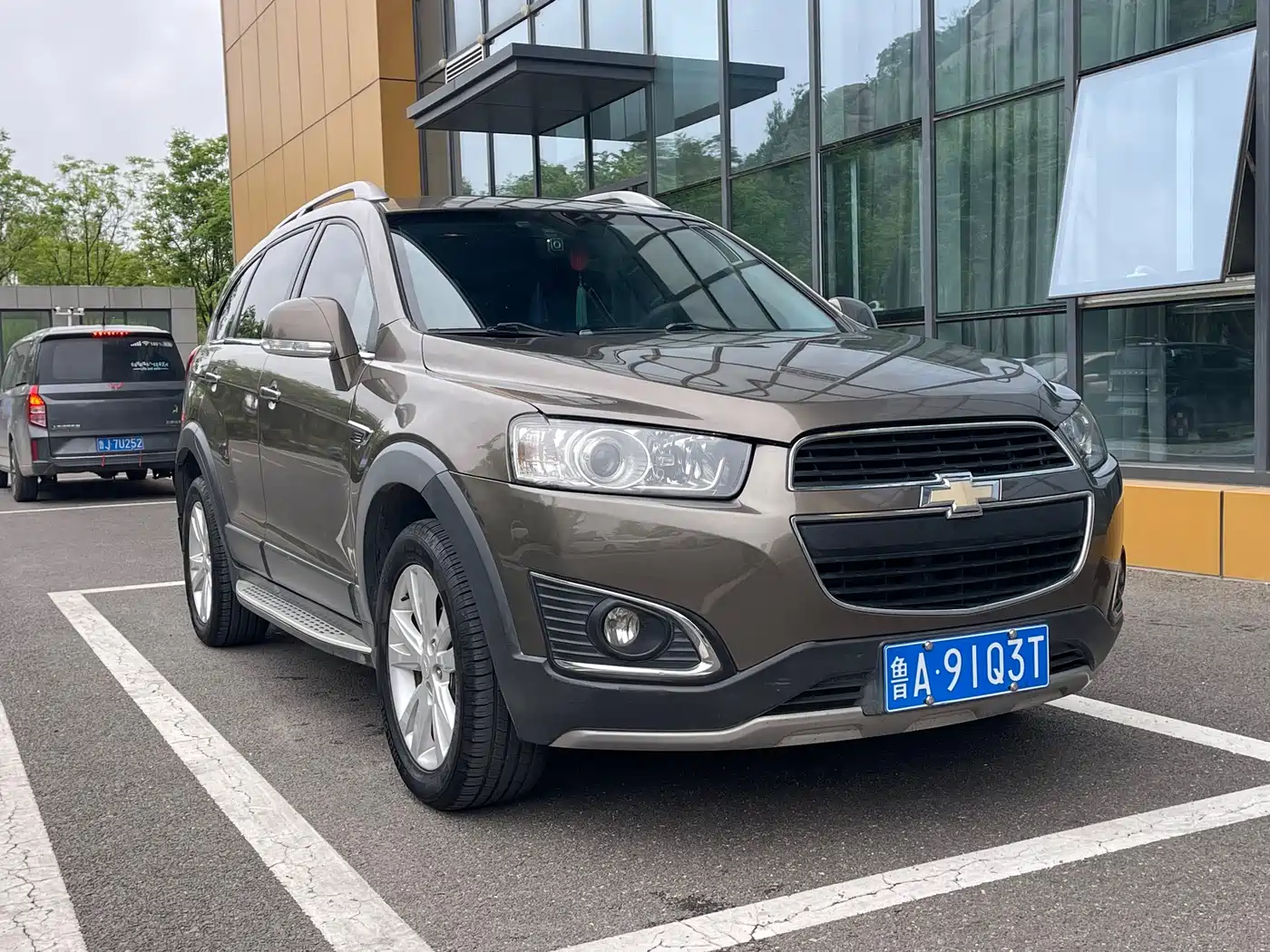 Chevrolet Captiva 2015 2.4L AWD Flagship 7-Seater фото 3