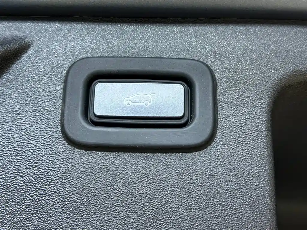 Land Rover Discovery Sport 2022 Model 249PS R-Dynamic S Performance Edition 5-Seater фото 31