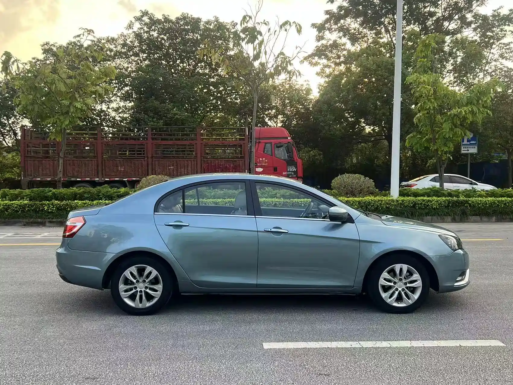 Photo 7 - Geely Emgrand