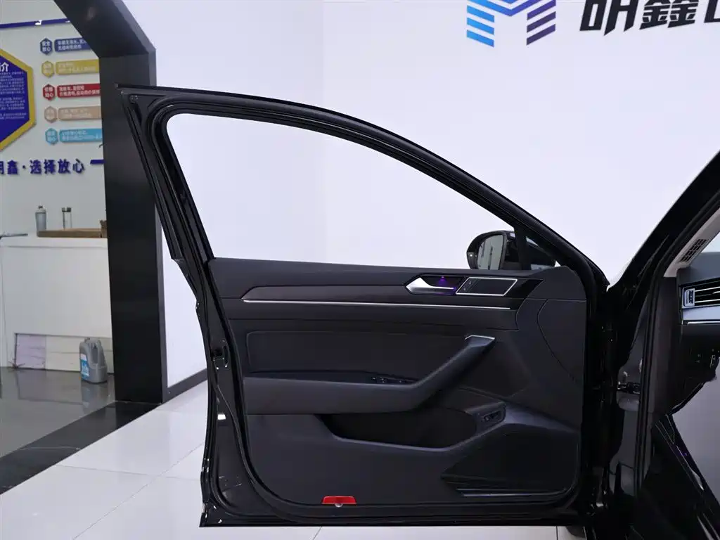 Volkswagen Magotan 2020 330TSI DSG Leading фото 18