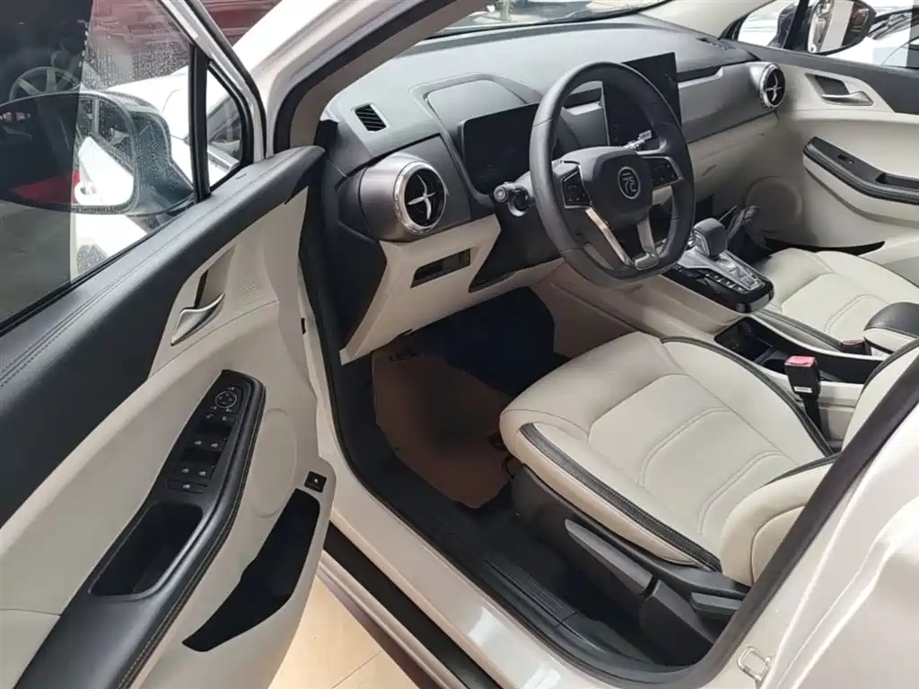 BYD Yuan Pro 2021 401KM Premium Model фото 16