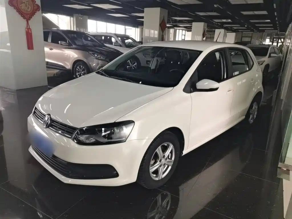 Volkswagen Polo 2014 1.4L Manual Trend Edition фото 2