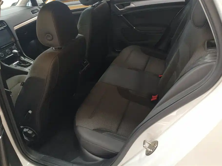 Volkswagen Golf 2018 230TSI Automatic Comfort фото 11