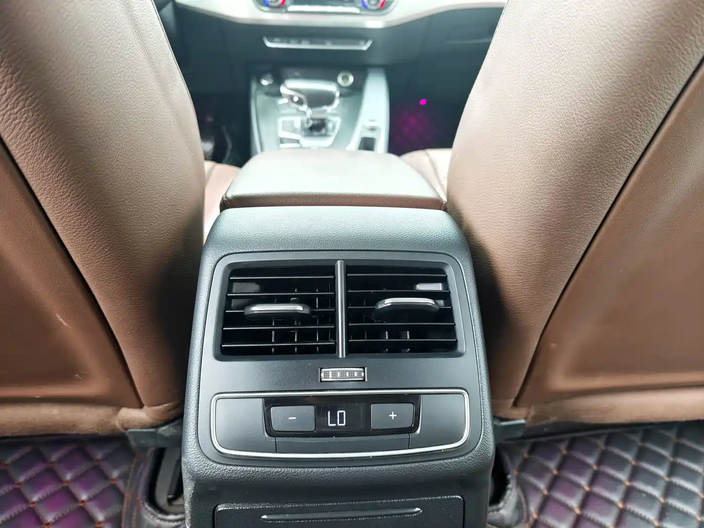 Фото 12 - Audi A4L