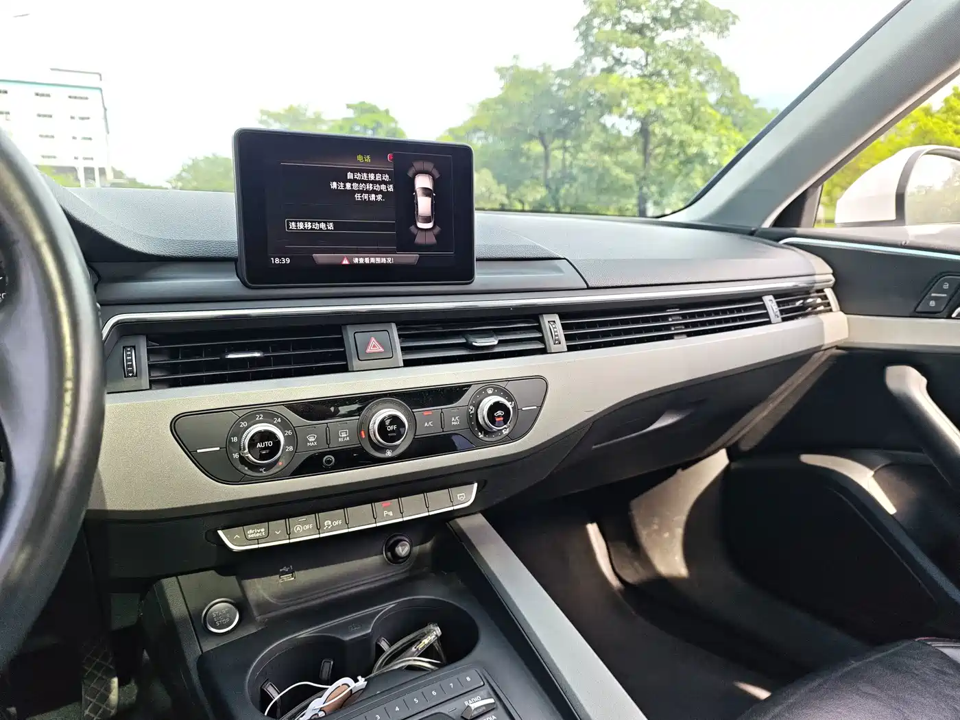 Фото 12 - Audi A4L