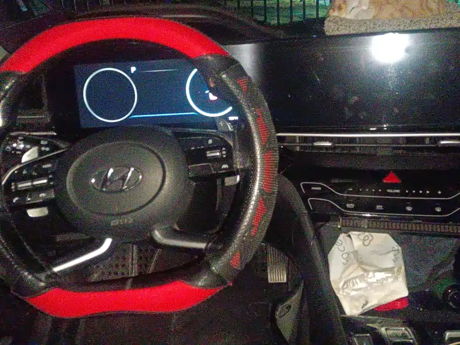 Hyundai Mistra 2021 2021 270TGDi DCT LUX Premium