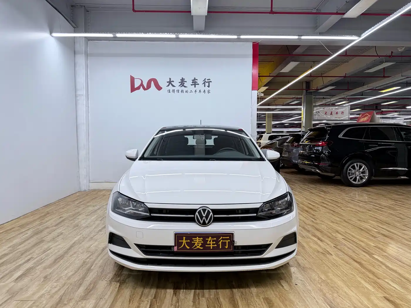 VOLKSWAGEN POLO