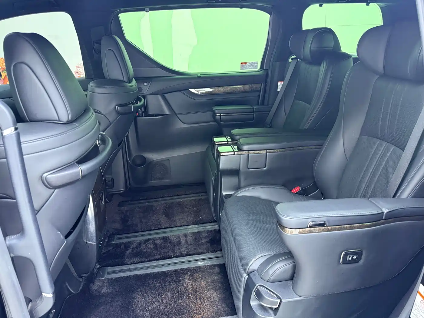 Toyota Alphard 2021 Hybrid 2.5L Premium фото 13