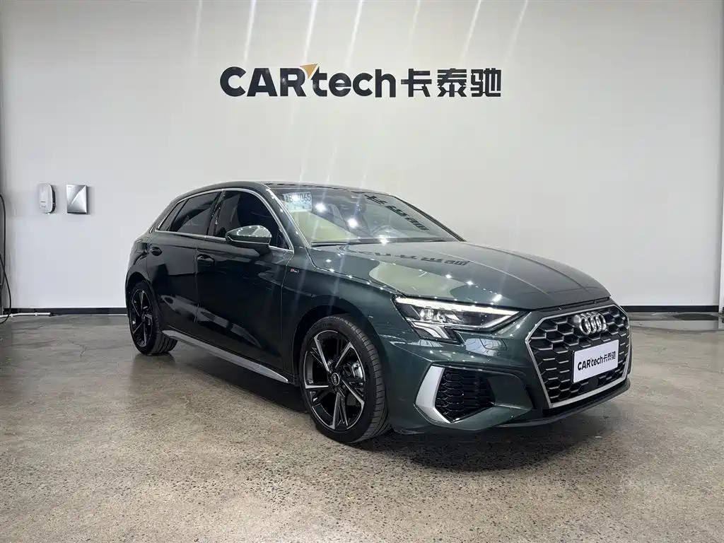 Audi A3 2024 Model Sportback 35 TFSI Fashion Sport фото 2