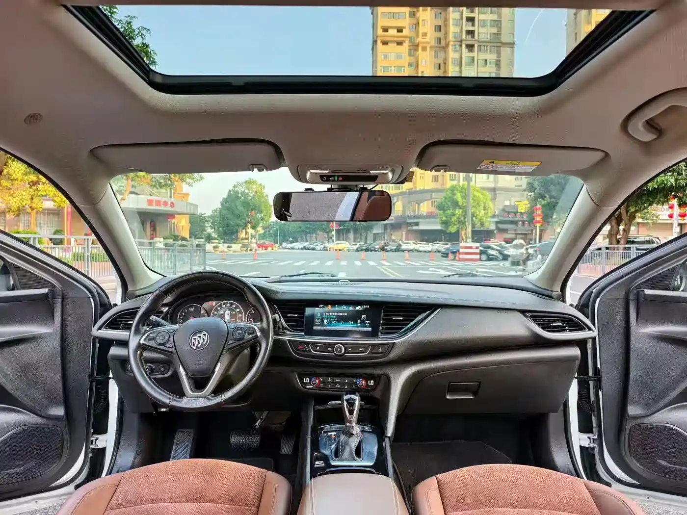 Photo 6 - Buick Regal