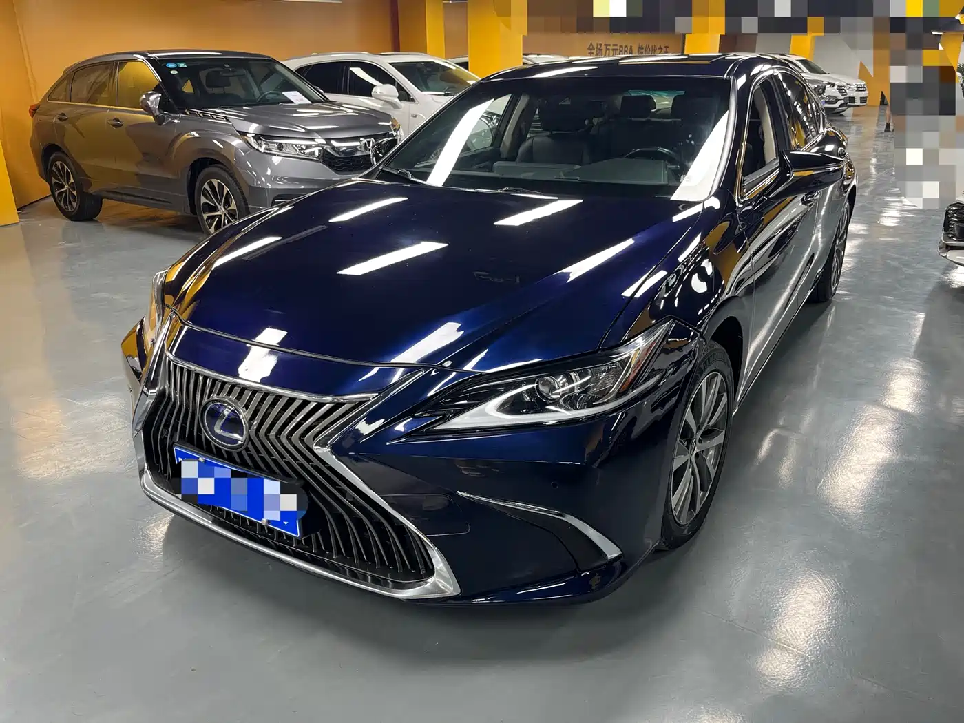 Lexus ES 2020 Model 300h Excellence Edition China V