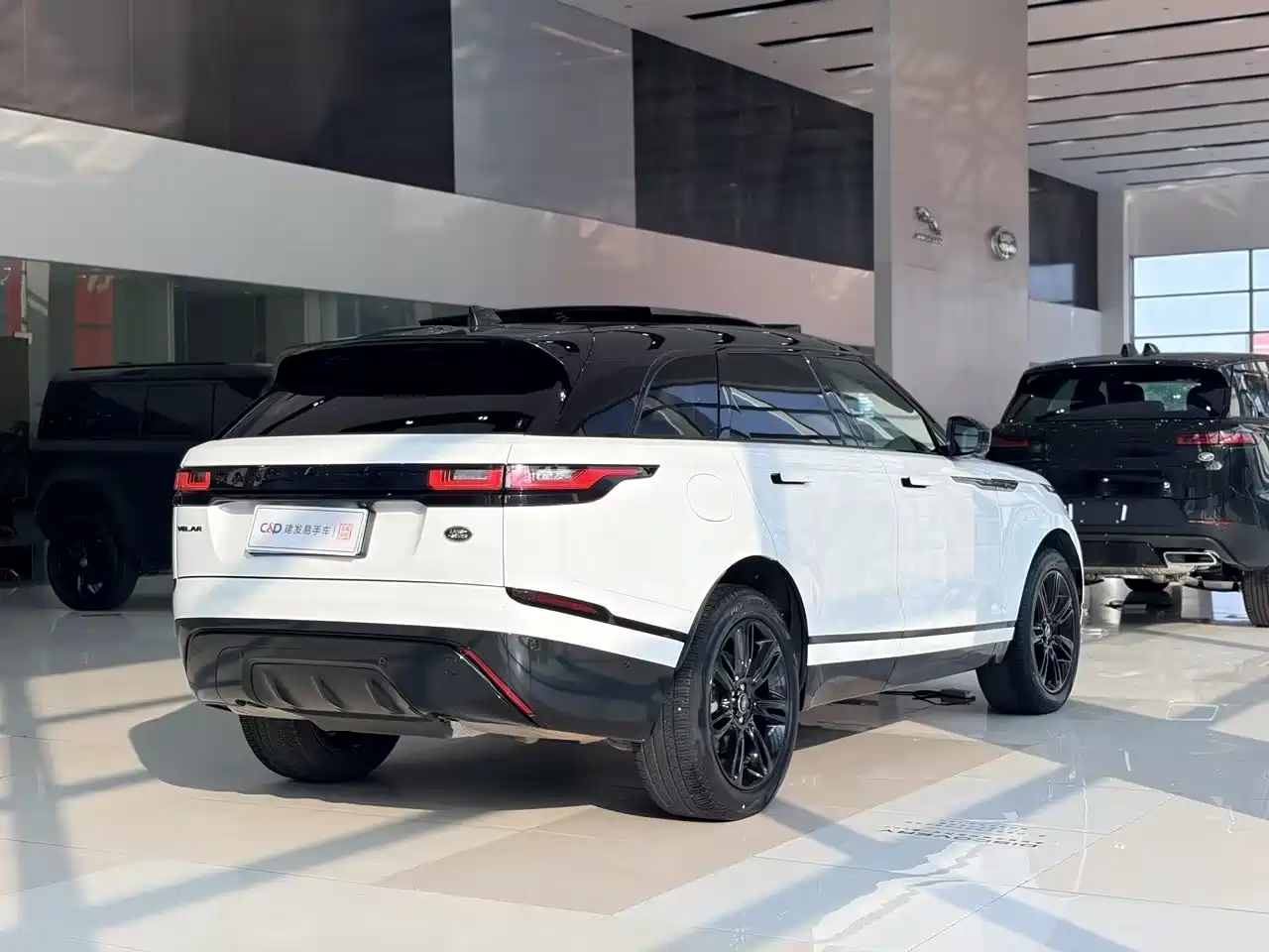 Land Rover Range Rover Velar 2023 2023 250PS Gloss Black Collector's Edition