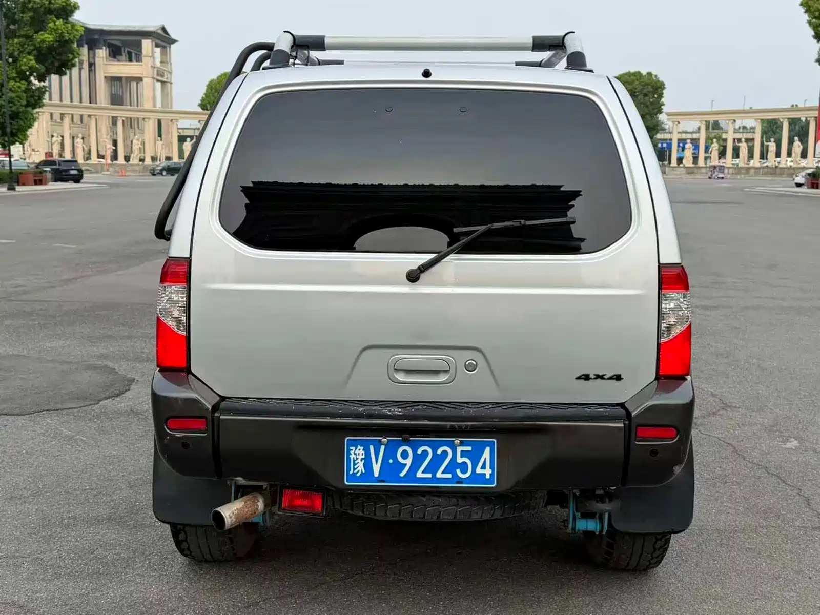 Photo 7 - Nissan Paladin